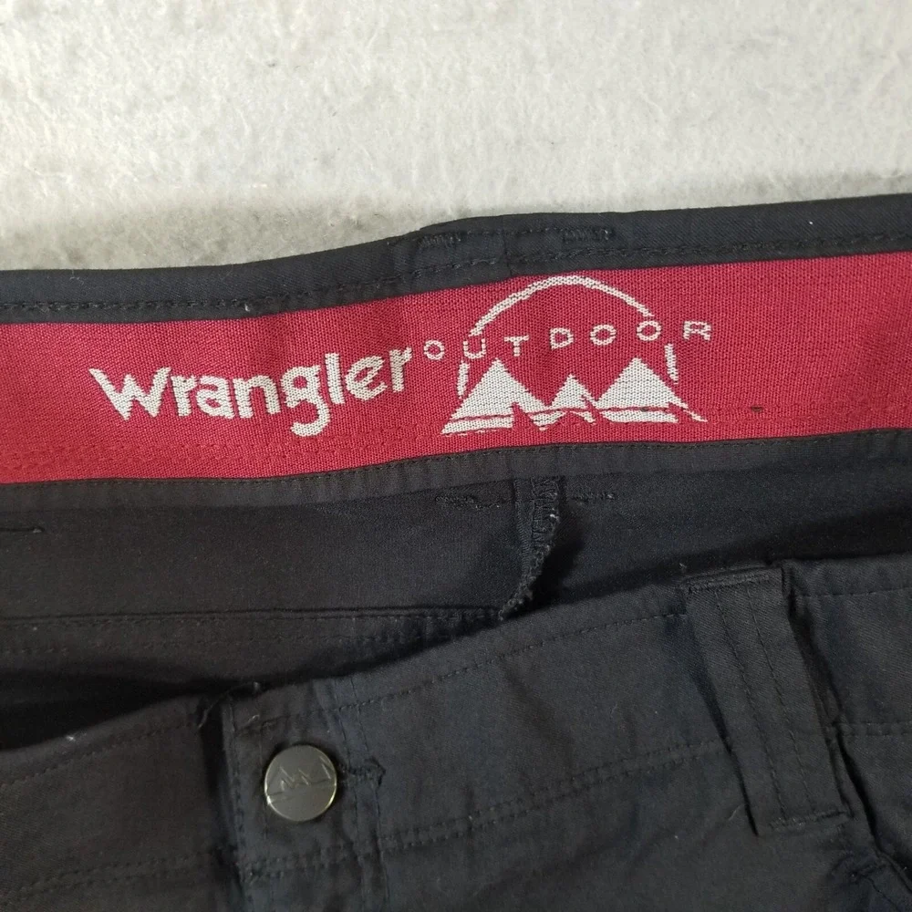 Wrangler outdoor cargo pants mens 38x30 black nylon stretch hiking comfort waist
